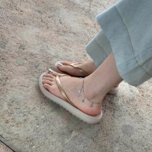 香槟金夏季凉拖鞋女厚底人字拖超仙女可外穿不累脚沙滩鞋居家防滑