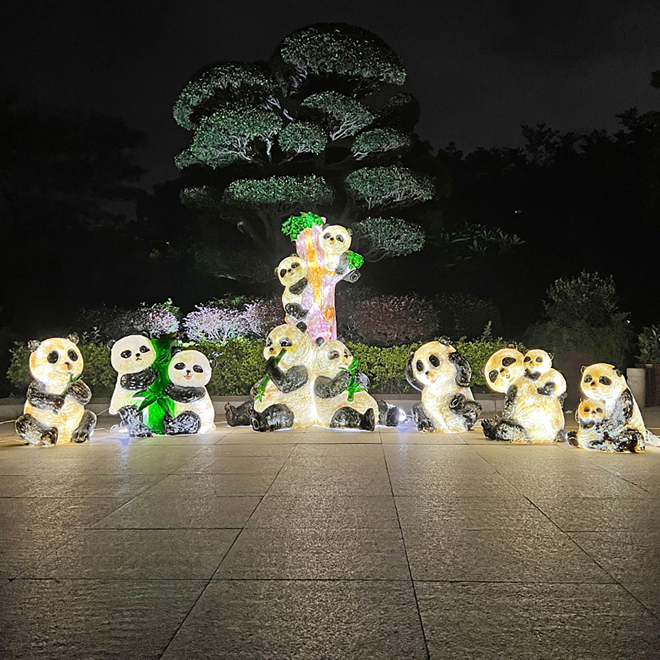 发光卡通大熊猫雕塑网红装饰摆件
