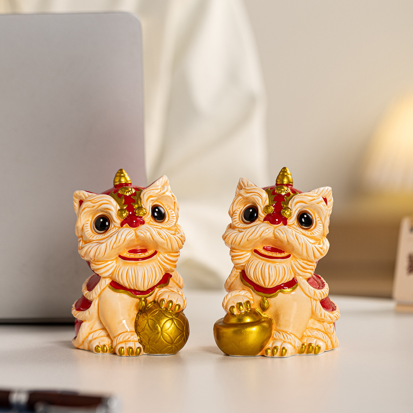 中式招财醒狮陶瓷摆件新年礼物图片