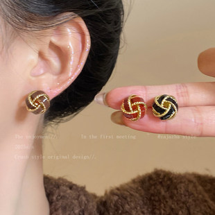 新年红色同心结耳钉女新款高级感复古耳环独特漂亮适合冬天的耳饰