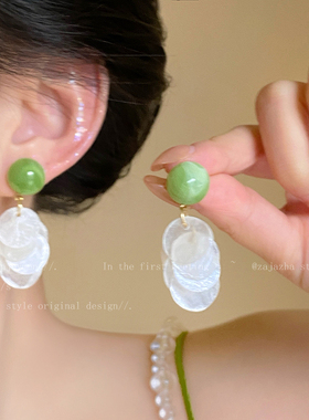 牛油果绿色贝壳耳环女款多巴胺耳坠2025新款高级感度假风海边耳钉