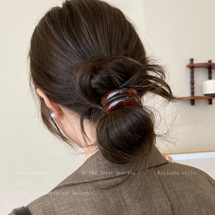 咖色树脂半圆皮筋发圈女款 韩国发饰 低马尾高级感扎头头绳2025新款