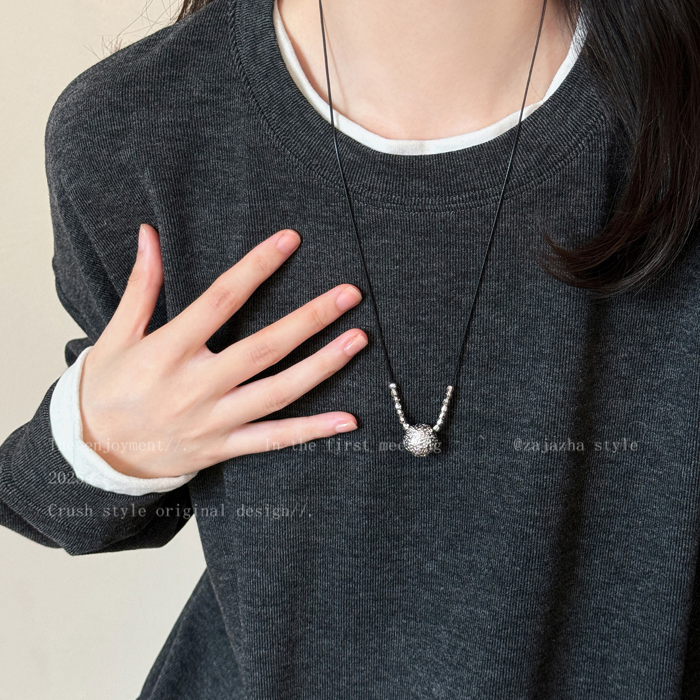 被问爆了！圆球串珠项链女长款轻奢高级感毛衣链小众独特设计配饰