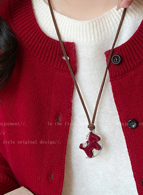 红色丝绒本命年小马项链女款