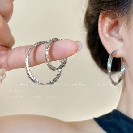 超显脸小的多层耳圈耳钉女时髦洋气设计感小众耳环冷淡风个性耳饰