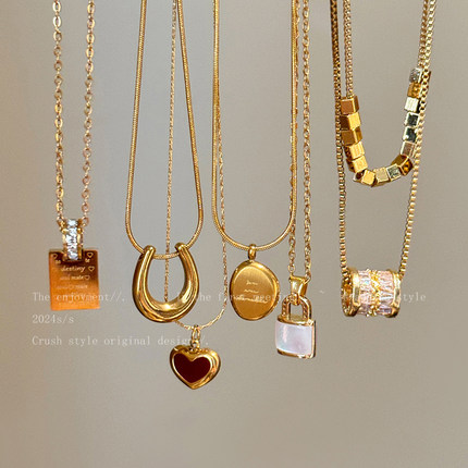 金色钛钢爱心字母毛衣链女轻奢小众设计项链气质高级感锁骨链配饰