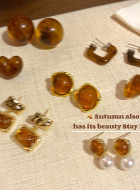 美拉德爱心珍珠耳钉女秋冬2026新款爆款高级感耳环小众设计耳饰品