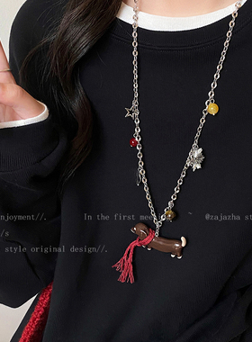 可爱腊肠狗虎眼石项链女款小众设计感毛衣链时尚百搭学生党卫衣链