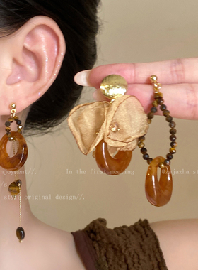 新中式复古不对称流苏耳环女款美拉德高级感耳钉2025新款秋冬耳饰