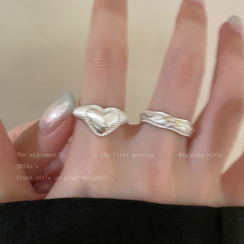 爱心蝴蝶结拉丝飘带戒指女ins轻奢冷淡风食指戒小众设计个性指环