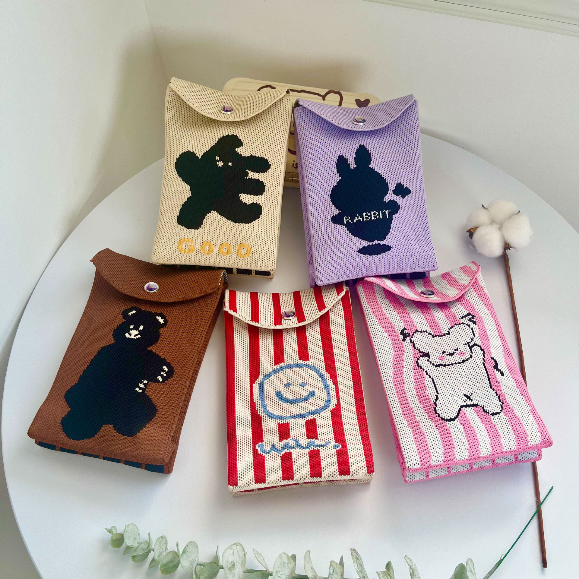 2025卡通动物放手机包女斜挎迷你小包包小巧可爱轻便四季斜挎包