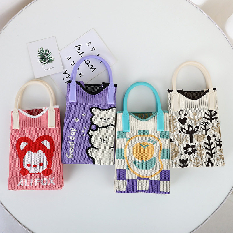 可爱卡通斜挎包2025新款小众针织手机包女单肩斜挎迷你口红小包包