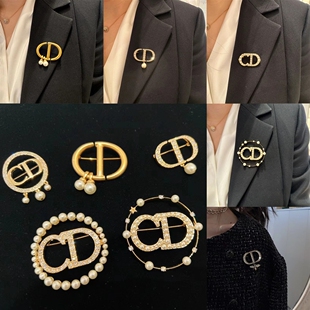 CD字母胸针镶钻珍珠蜜蜂别针高档气质毛衣西装胸花轻奢优雅防走光