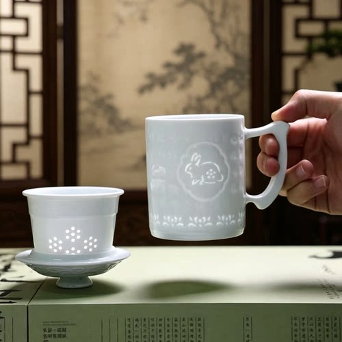 景德镇影青玲珑生肖带盖茶水杯