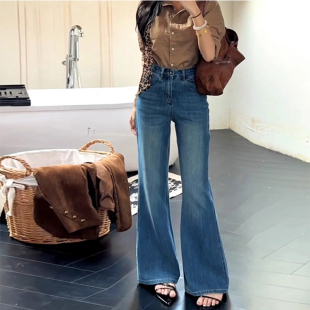 蓝色气质高级感微喇牛仔裤女秋冬款复古高腰阔腿显瘦喇叭长裤子
