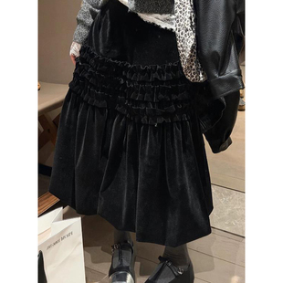 法式优雅风黑色花苞丝绒半身裙女2025秋冬新款木耳边显瘦中长裙