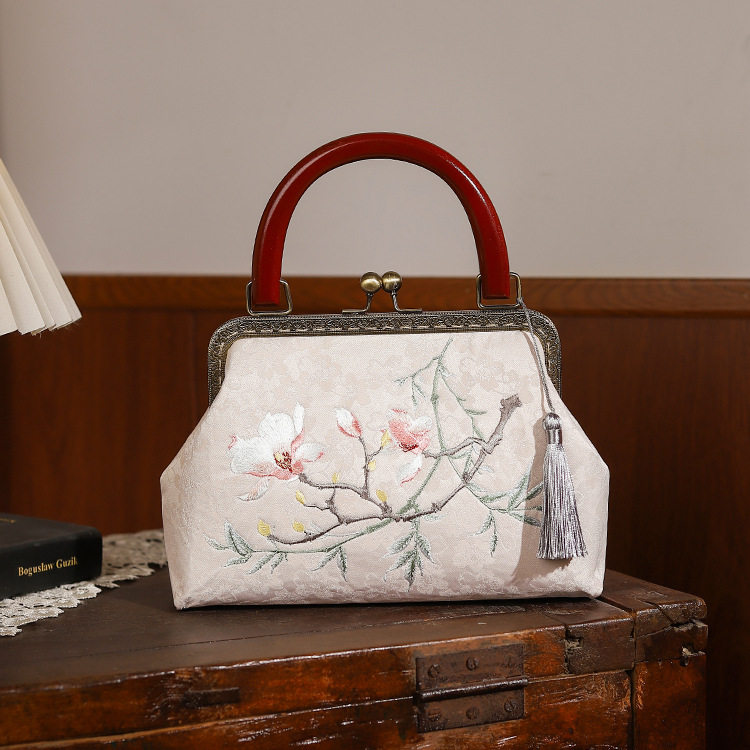 中国风宴会旗袍搭配的手工刺绣包包汉服手提拎民族古风口金包斜挎