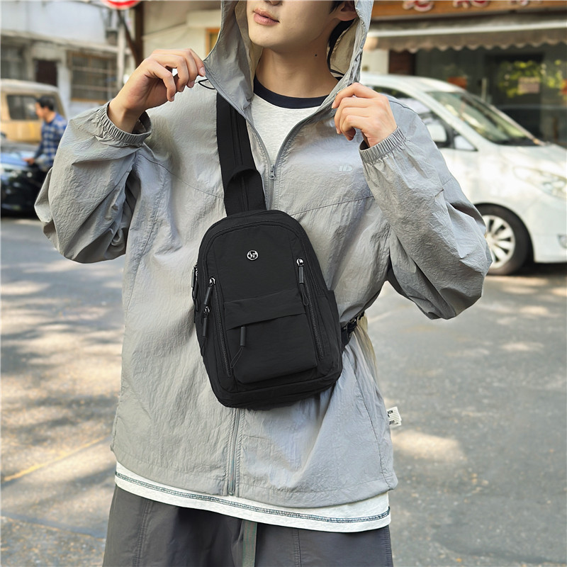 韩系小背包女双肩斜挎两用包出游新款多功能轻便外出旅行胸包男潮