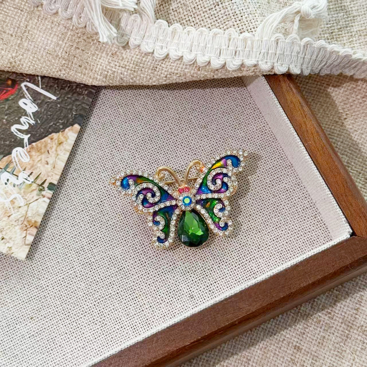 高级感可爱七彩蝴蝶胸花胸针日韩衣饰昆虫领针别针毛衣外套0905k
