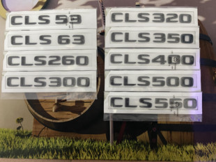 适用奔驰CLS黑色尾标后车标贴标志CLS53 450 400 320 字标改装