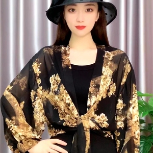 2022新款雪纺印花宽袖夏季配吊带裙子外搭短款小披肩防晒衣女百搭