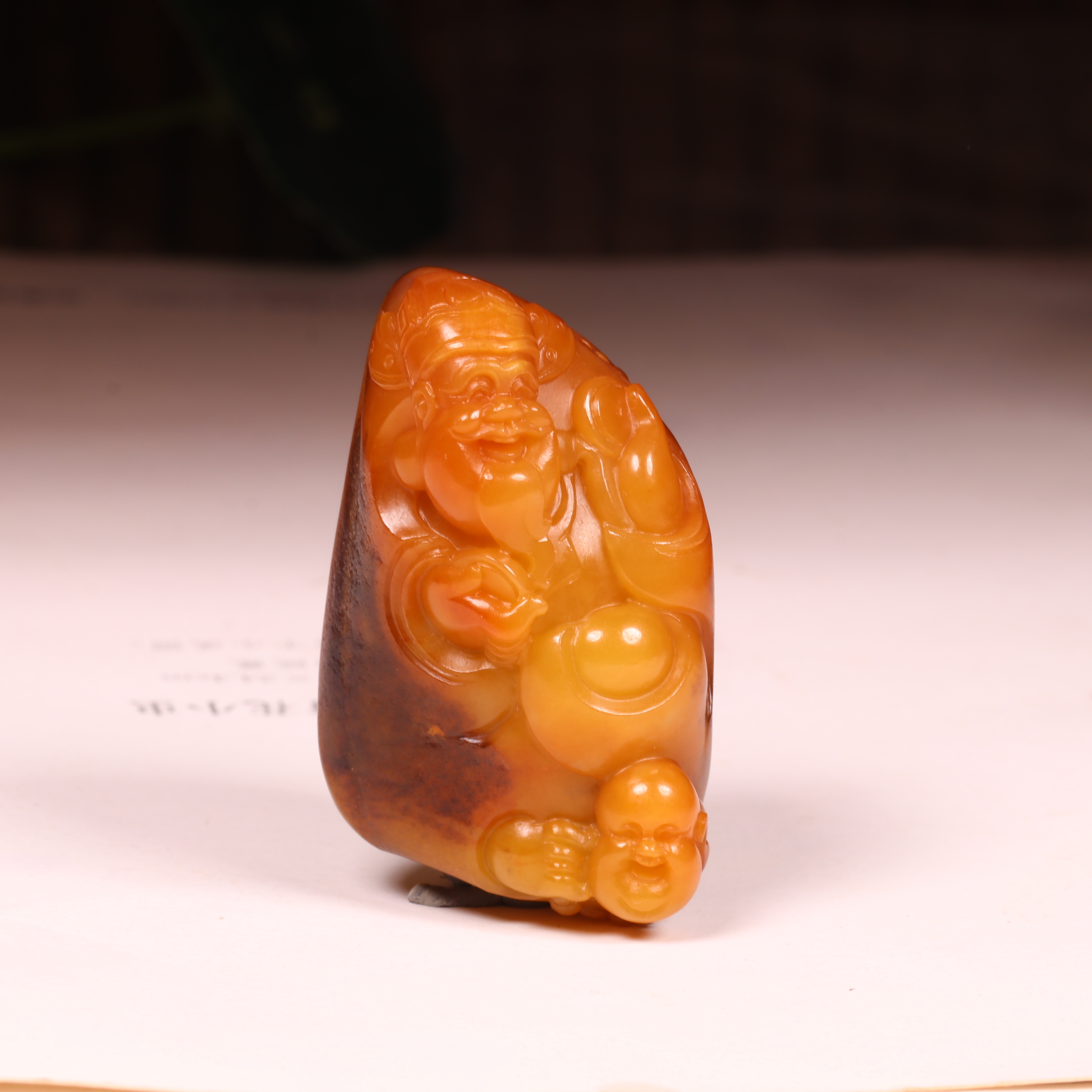 正宗鸡油黄新疆和田玉籽料黄沁财神弥勒佛挂件料子细腻油润黄沁色