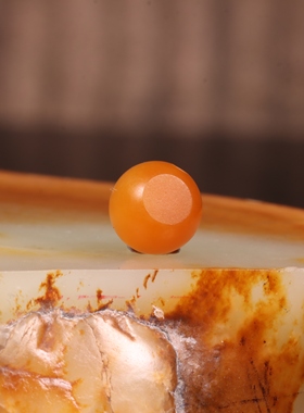 新疆和田玉籽料黄沁圆珠单珠