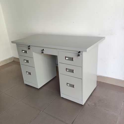 出口高品质钢质办公桌组装台式电脑桌1.2米职员铁皮桌1.4米员工桌