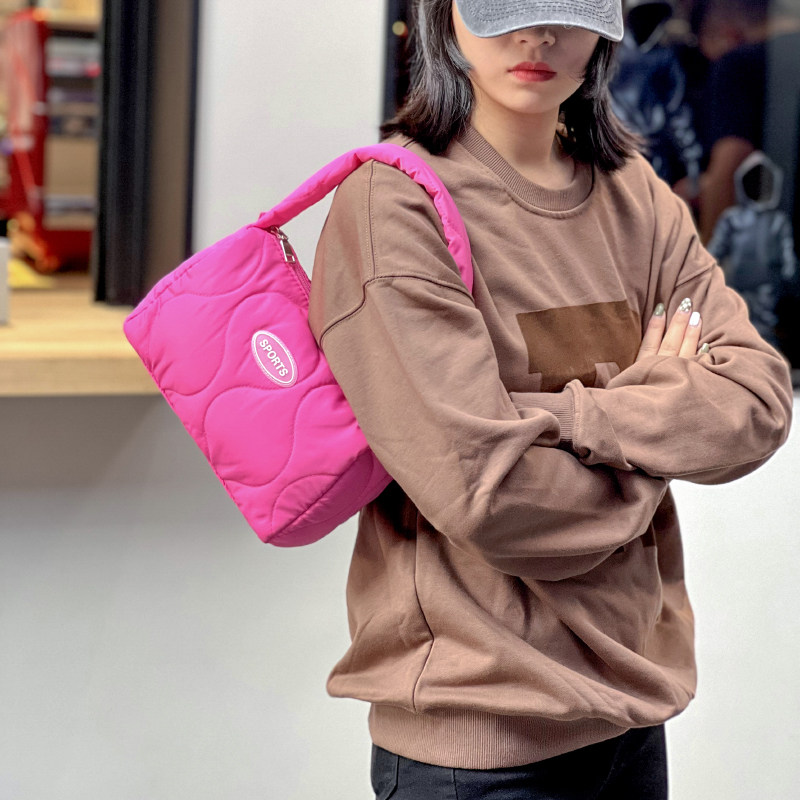 EHOOO今年流行高级感腋下包女2025新款羽绒包空气棉包百搭斜挎包,箱包皮具/热销女包/男包,时尚帆布包,淘宝优惠券,粉丝福利购,淘宝优惠卷