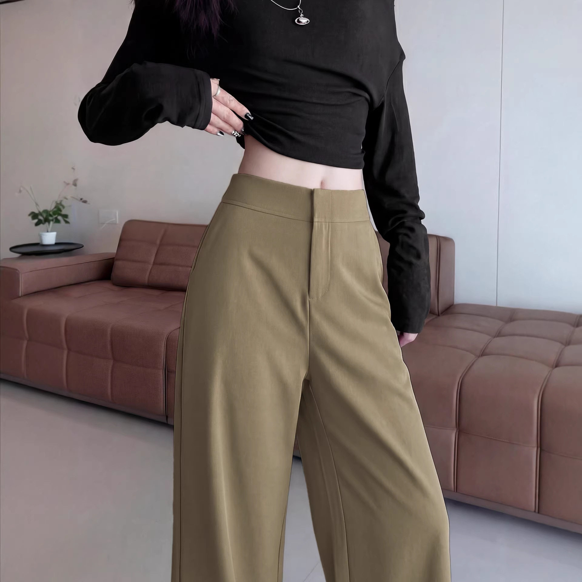 卡其色西装裤女春季2026新款垂坠感高级感小个子老钱风窄版阔腿裤