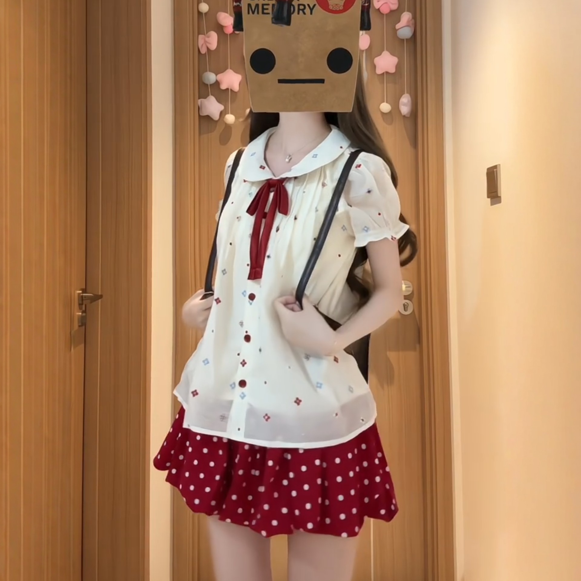 甜美风娃娃领碎花衬衫上