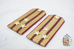 苏联M46式校尉级胜利礼服用肩部阶级章