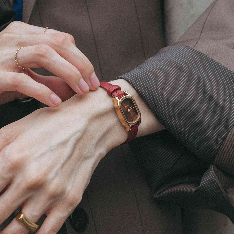 kishine小红表手表女简约气质皮带ins风复古小方盘百搭 学生 防水