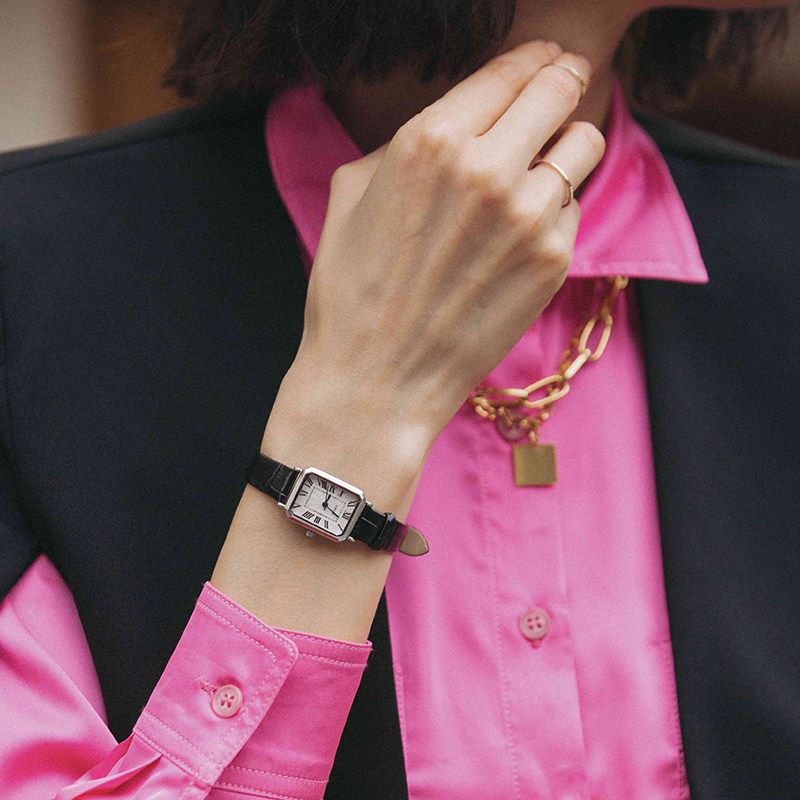 kishine罗马表盘黑色M码手表女皮带ins风轻奢复古百搭 学生 防水