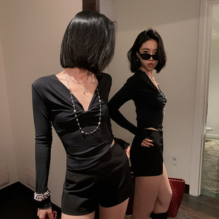 十三粥私服 设计感显瘦气质辣妹紧身性感舒适四色扭结上衣 天鹅颈