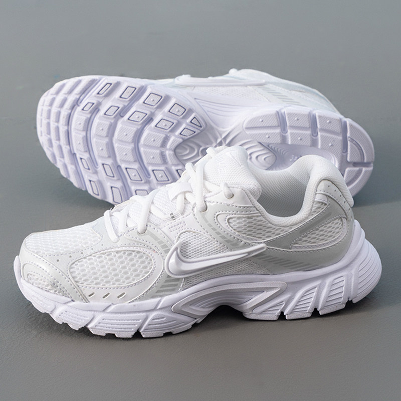 Nike耐克正品女鞋V5 RNR休闲鞋轻便耐磨运动鞋日常户外透气旅游