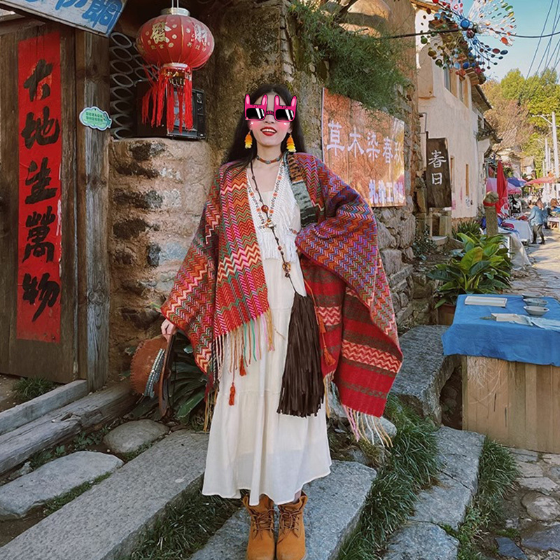 理想岛 2025新款带袖子袖口空调披肩云南旅游秋冬民族风流苏开叉