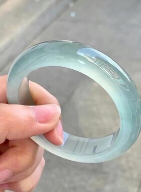 正品高货危料天空蓝翡玛瑙玉镯女天然冰透蓝水玉髓手镯多样性发一
