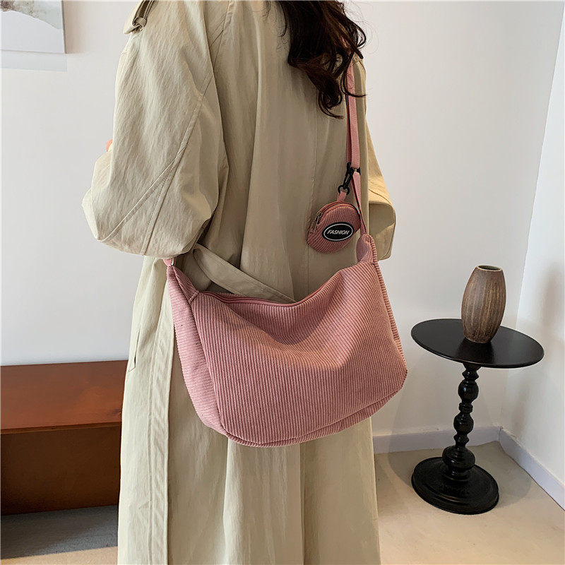 饺子包女日系ins百搭斜挎包灯芯绒休闲大容量学生上课通勤单肩包 - 诗蓝箱包工厂企业店出品