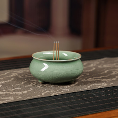青瓷三足茶道供佛插香炉