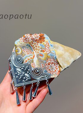 新中式刺绣布艺流苏鲨鱼夹