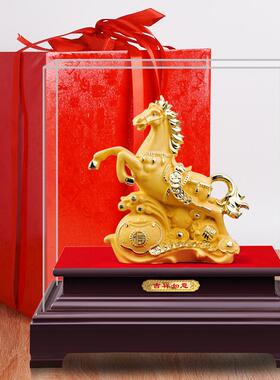 绒沙金马摆件招财马到成功客厅酒柜工艺品办公室桌面装饰乔迁保险