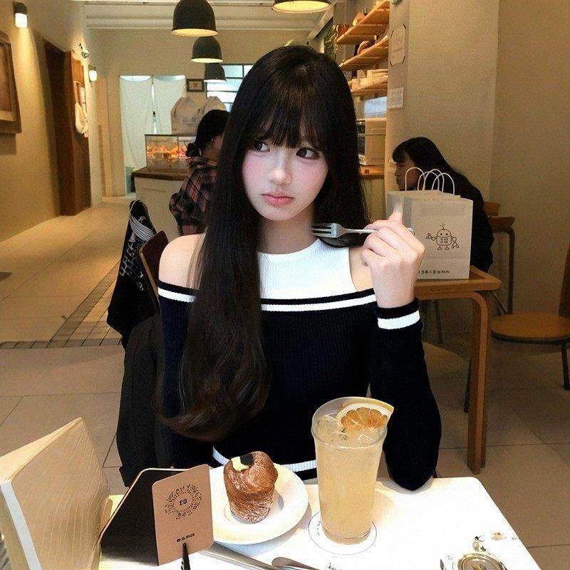 法式黑白拼色露肩针织打底衫女秋冬季收腰显瘦气质百搭辣妹风上衣,模玩/动漫/周边/娃圈三坑/桌游,Cosplay女装/cos女装,淘宝优惠券,粉丝福利购,淘宝优惠卷