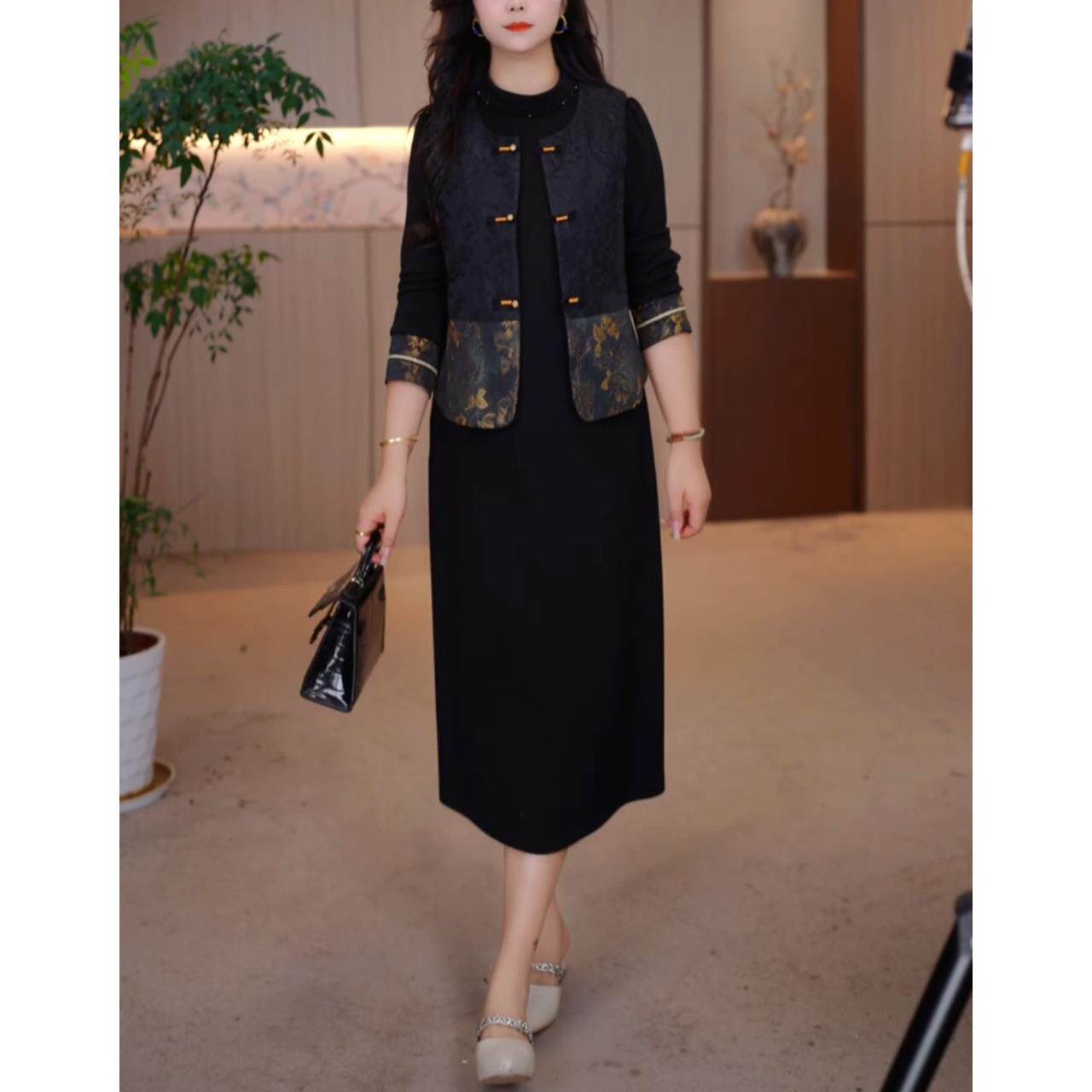 新中式优雅大码套装女2026秋季新款女士显瘦气质背心连衣裙两件套