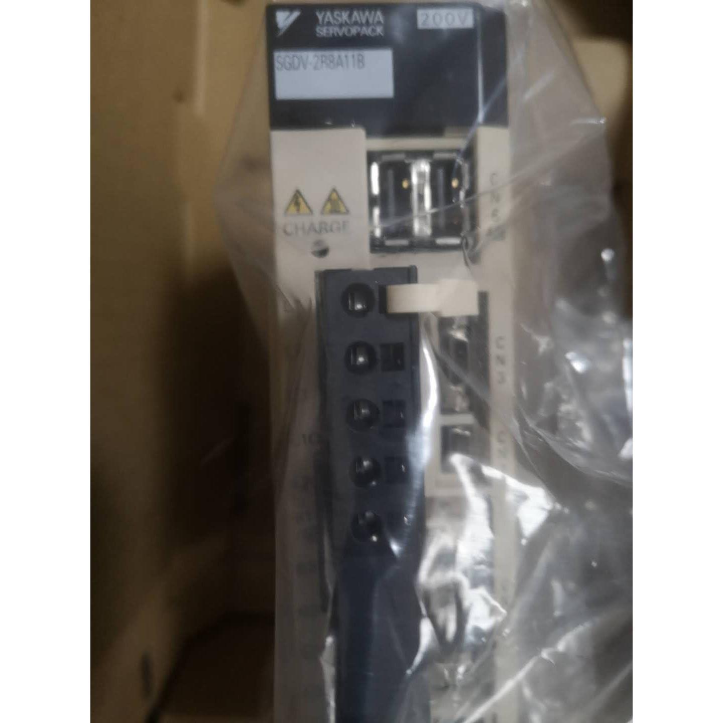 GDV-2R8A11B原装安川400W伺服驱动器全新现货质保一年欢迎询价