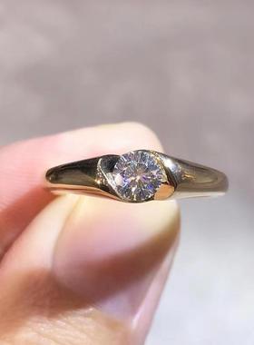 2025新款仿真莫桑石女戒 圆锥形个性显钻款戒指 1克拉时尚婚戒情