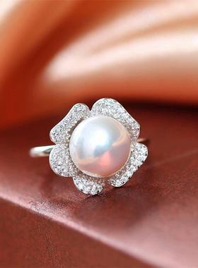 2025简约白色正圆珍珠戒指花型设计节日送妈妈经典花朵款优雅戒指