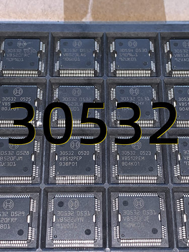 30532  05+ PQFP64  散新