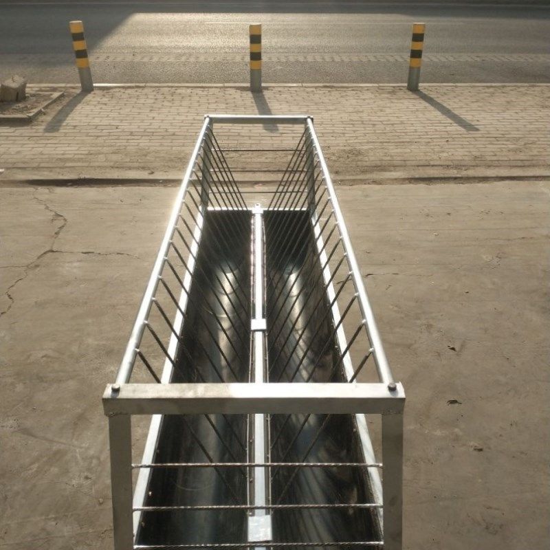 喂羊食槽羊槽子养殖家用羊食槽料槽全新输送带胶皮带架子可拆卸槽