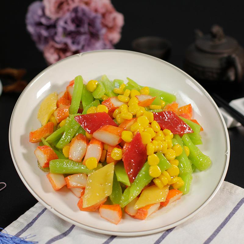 深圳源厂家定制加工仿真中餐蟹棒炒香芹玉米粒假塑料菜食品模型